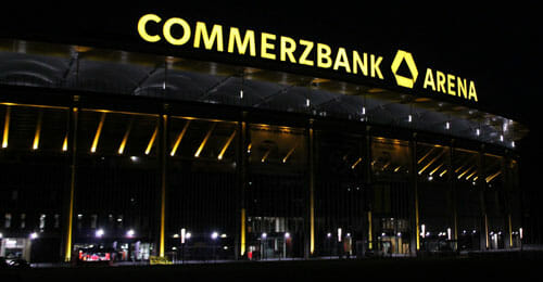 Commerzbank Arena bei Nacht